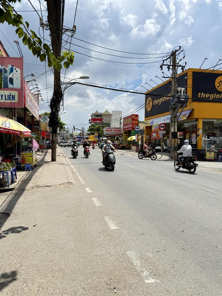 Chủ gửi đất 1 sẹc mt nguyễn duy trinh vào 30m. sát ubnd phường long trường, trạm y tế, chợ