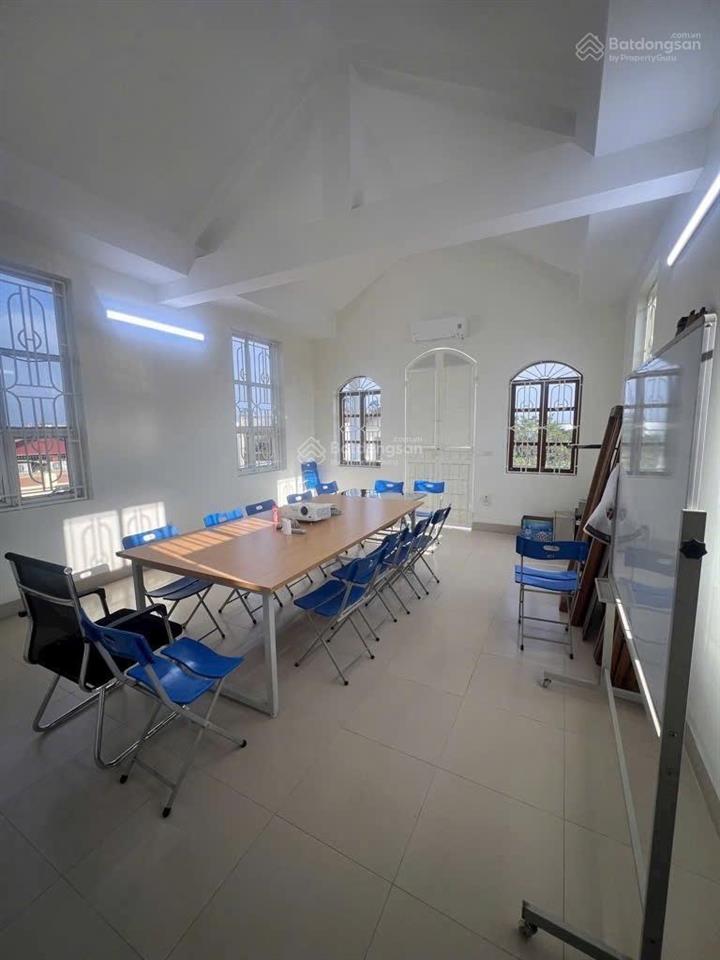 Sốc, hơn 18 tỷ bồ đề 125m2 phân lô, ô tô tránh, kinh doanh