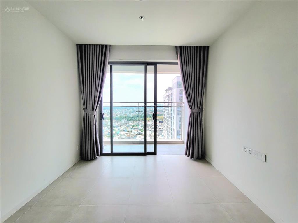 Bán căn 2pn urban green 65,5m2 5,1 tỷ sổ hồng sẵn, bao sang tên, tầng trung view 2 hồ bơi