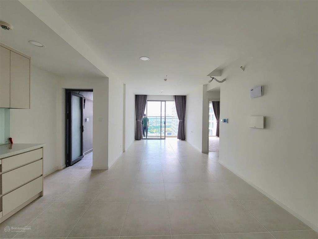 Bán căn 2pn urban green 65,5m2 5,1 tỷ sổ hồng sẵn, bao sang tên, tầng trung view 2 hồ bơi