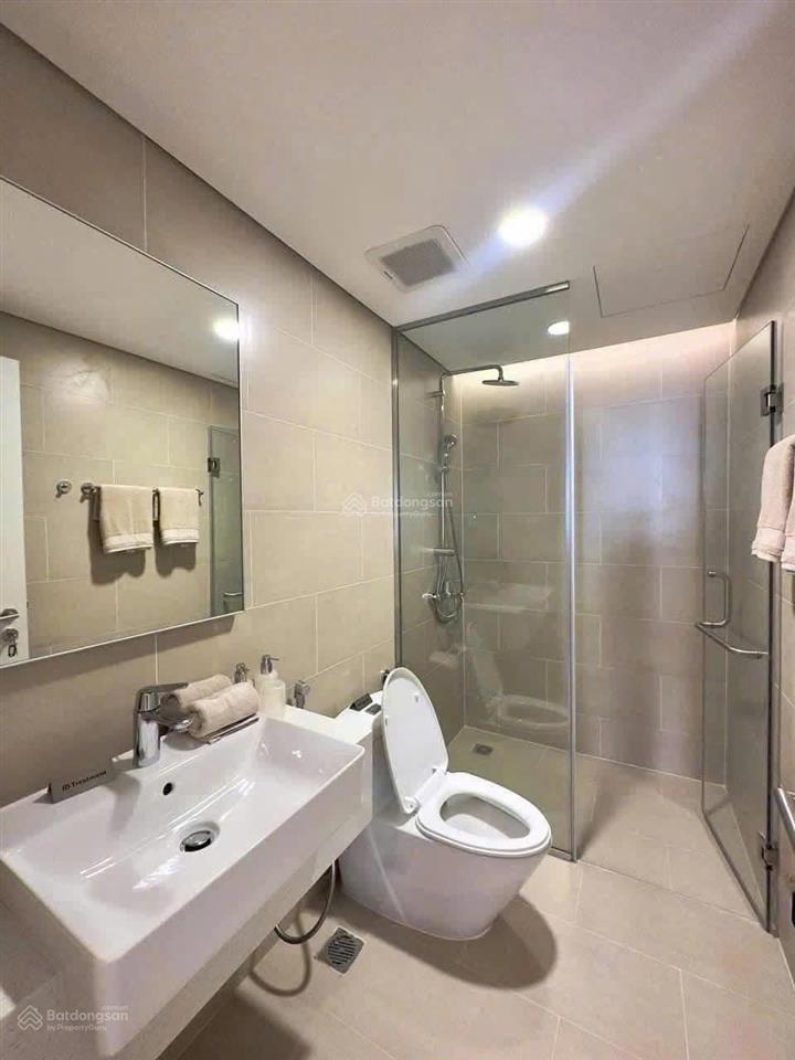 Bán căn 2pn urban green 65,5m2 5,1 tỷ sổ hồng sẵn, bao sang tên, tầng trung view 2 hồ bơi