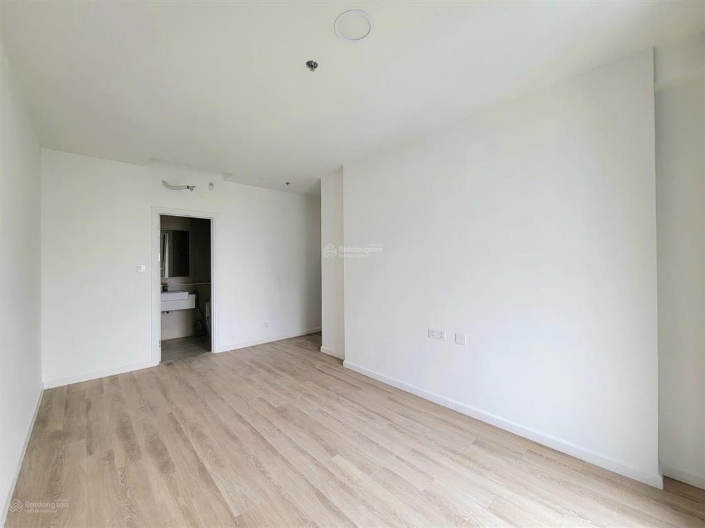 Bán urban green 2 phòng ngủ 5,75 tỷ 82m² công chứng ngay, nội thất, tầng 15, view lk81, view sông