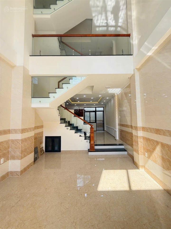 Nhà 4 lầu ngay mặt tiền đường 60m, chỉ 9 tỷ, ngay sát kđt vạn phúc city, khu dân cư an ninh