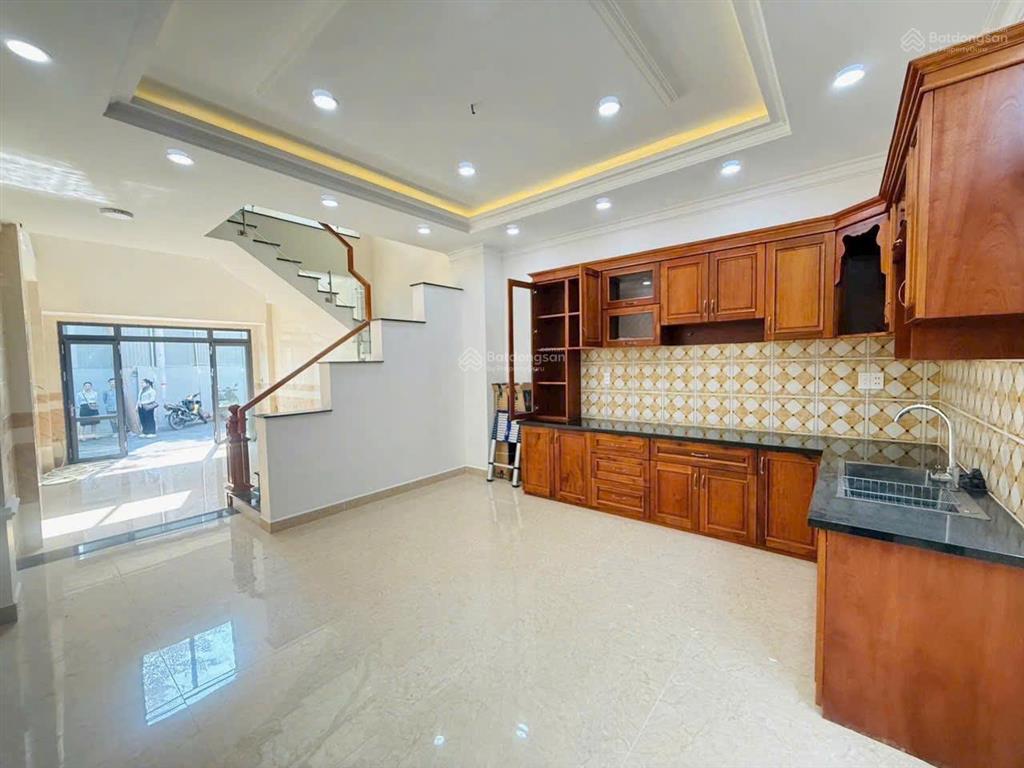 Nhà 4 lầu ngay mặt tiền đường 60m, chỉ 9 tỷ, ngay sát kđt vạn phúc city, khu dân cư an ninh