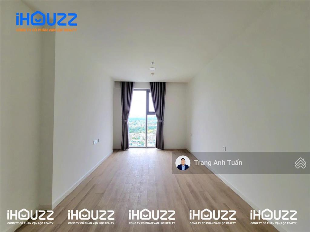 1 căn 2 pn 84m2  giá 12,5 tr/th  có nội thất  view vạn phúc + lk81 hồ bơi ở ngay