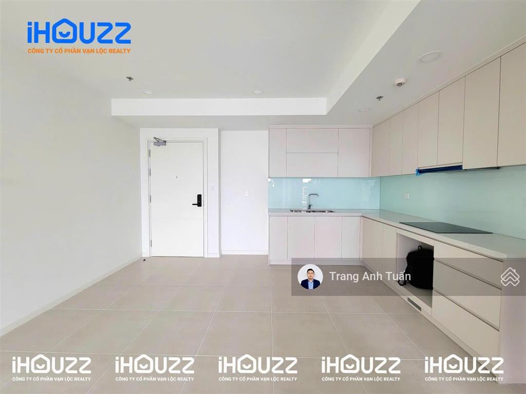 1 căn 2 pn 84m2  giá 12,5 tr/th  có nội thất  view vạn phúc + lk81 hồ bơi ở ngay