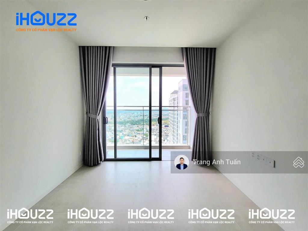 1 căn 2 pn 84m2  giá 12,5 tr/th  có nội thất  view vạn phúc + lk81 hồ bơi ở ngay