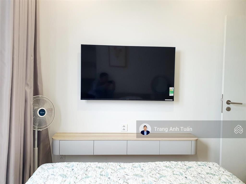 Một trong số ít 1 căn 2pn 83m2giá rẻ 16 triệu/thángfull nội thấtview hồ bơi lk81 vạn phúc