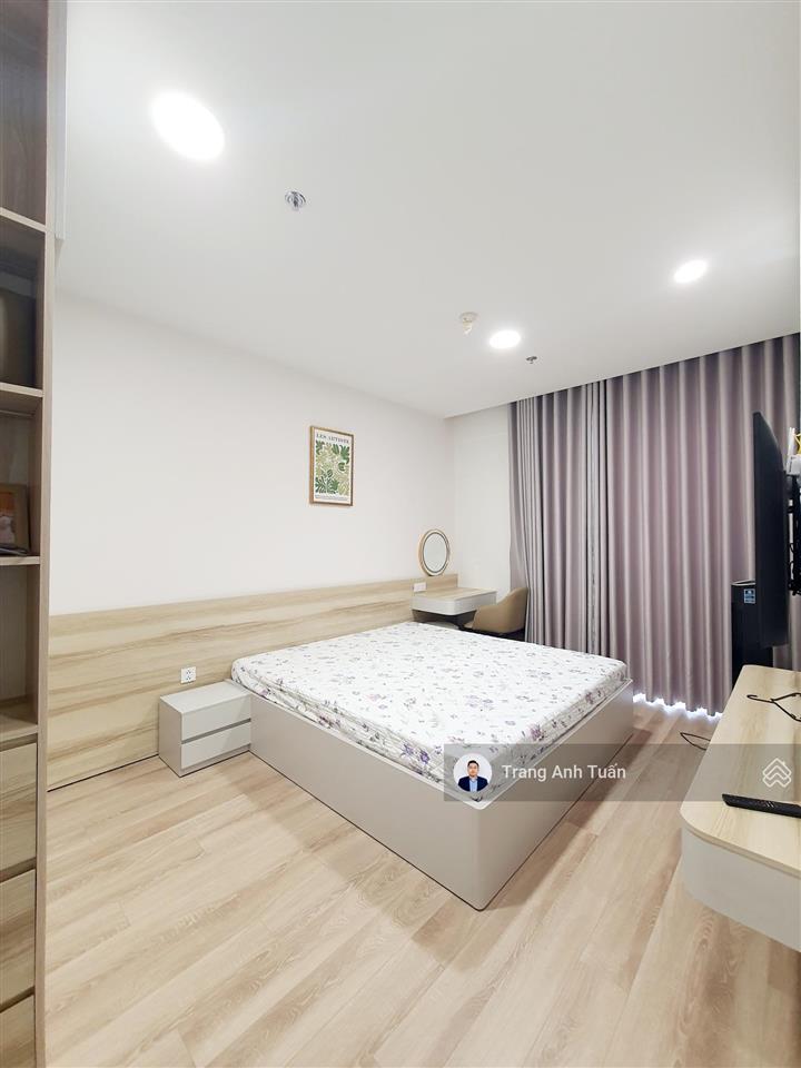 Một trong số ít 1 căn 2pn 83m2giá rẻ 16 triệu/thángfull nội thấtview hồ bơi lk81 vạn phúc