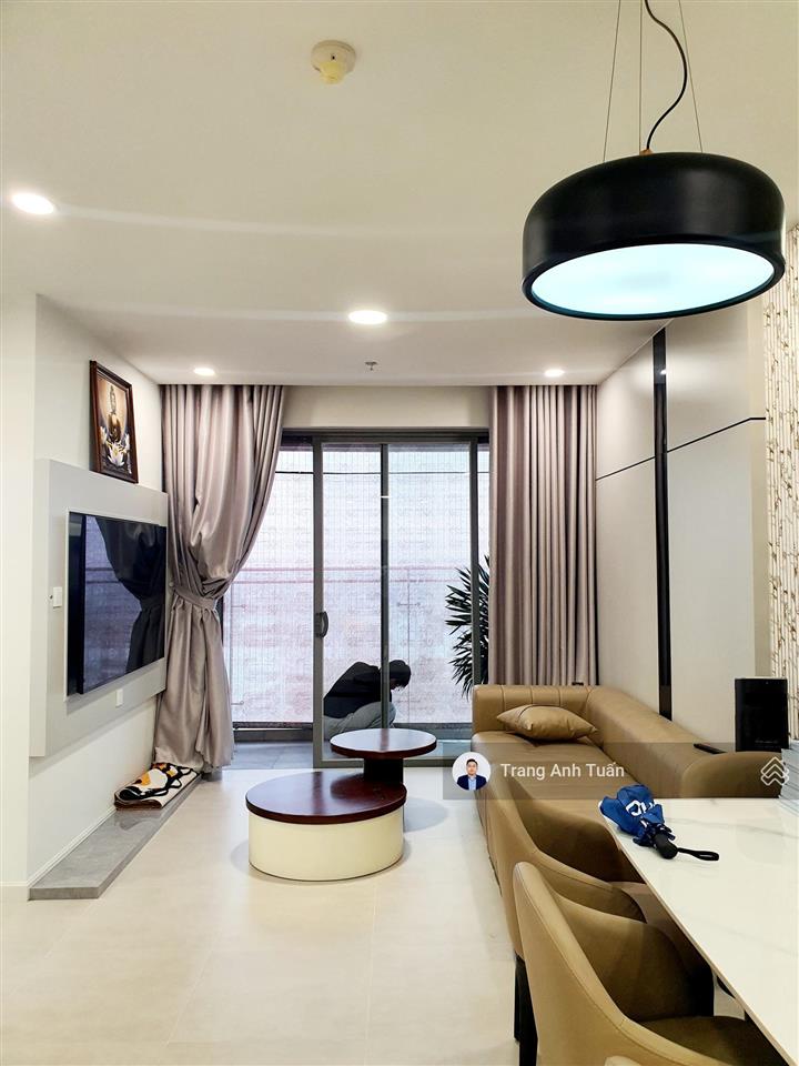 Một trong số ít 1 căn 2pn 83m2giá rẻ 16 triệu/thángfull nội thấtview hồ bơi lk81 vạn phúc