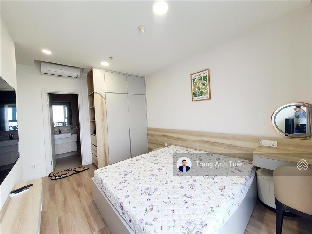 Một trong số ít 1 căn 2pn 83m2giá rẻ 16 triệu/thángfull nội thấtview hồ bơi lk81 vạn phúc