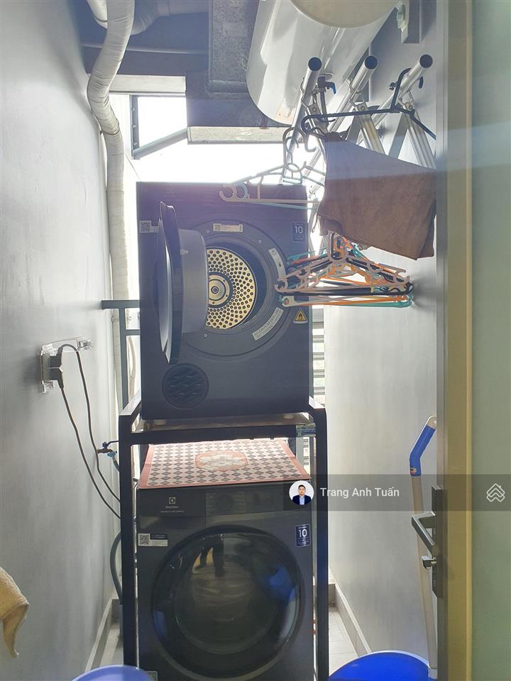 Một trong số ít 1 căn 2pn 83m2giá rẻ 16 triệu/thángfull nội thấtview hồ bơi lk81 vạn phúc