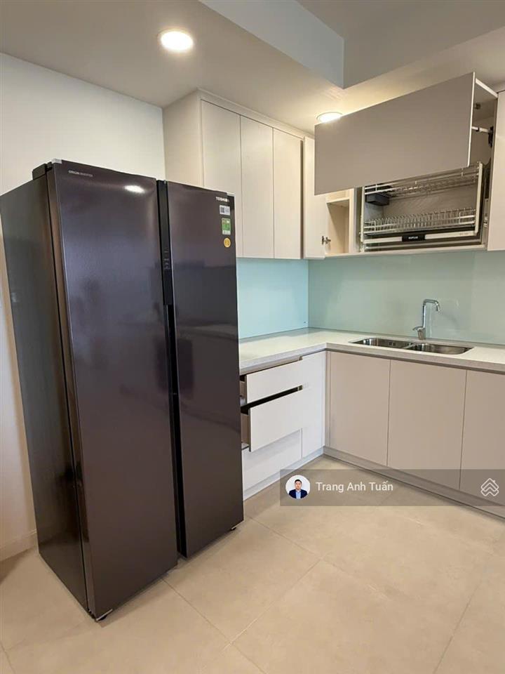 Siêu phẩm 1 căn 2pn 84m² góc  giá tốt 17 triệu/tháng  full nội thất  view hồ bơi lk81 vạn phúc