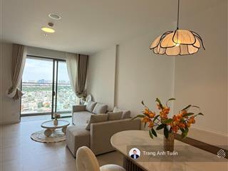 Siêu phẩm 1 căn 2pn 84m2 góc  giá rẻ 17 triệu/tháng  full nội thất  view hồ bơi lk81 vạn phúc