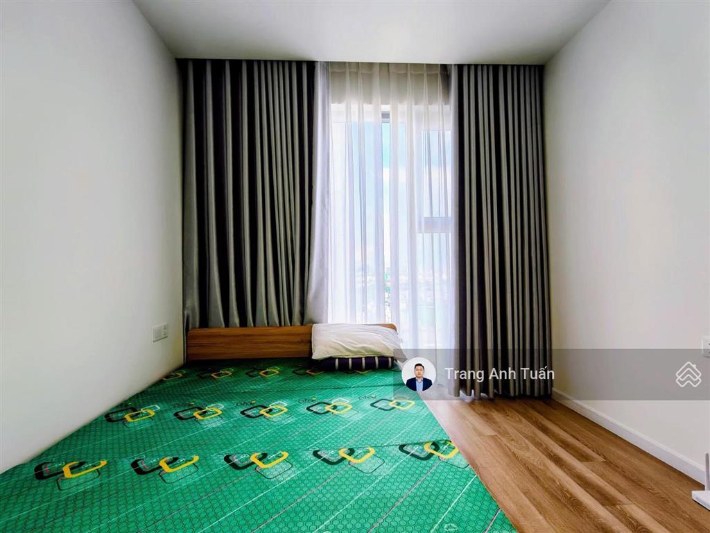 1 căn 3 pn 100m²  giá tốt 16 triệu/tháng  có nội thất  view vạn phúc + lk81 ở liền