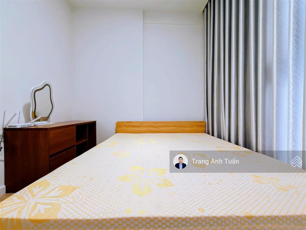 1 căn 3 pn 100m²  giá tốt 16 triệu/tháng  có nội thất  view vạn phúc + lk81 ở liền