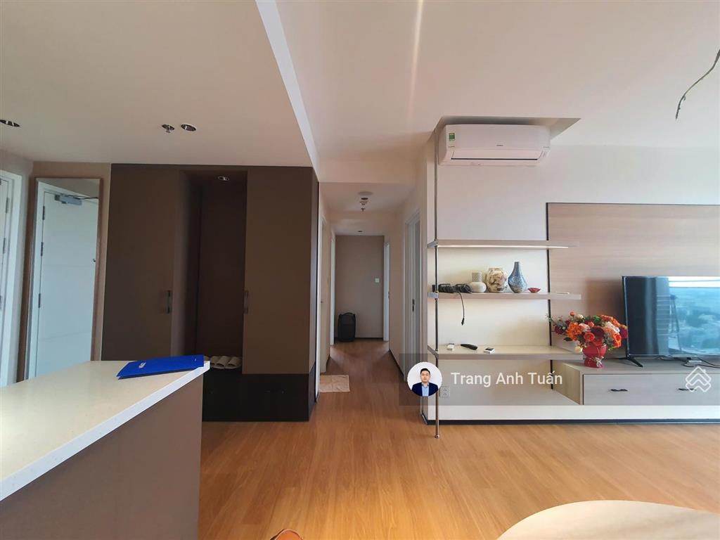 Căn hộ vip 3pn 106m²  giá 20 triệu/tháng  full nội thất  view vạn phúc + lk81