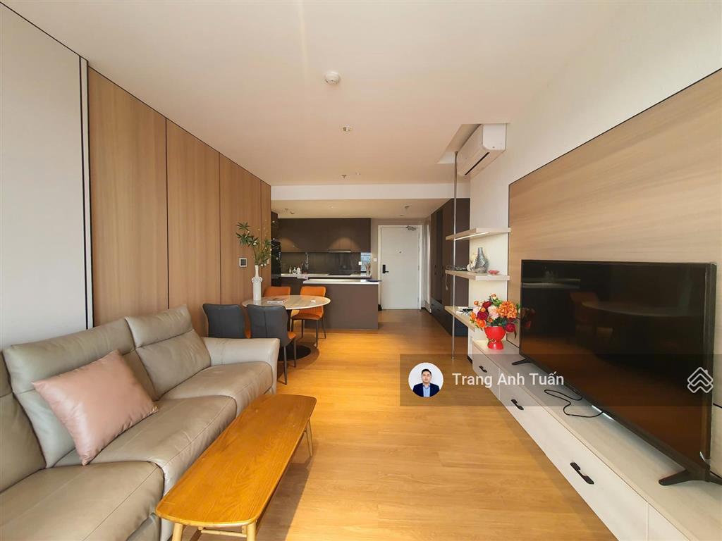 Căn hộ vip 3pn 106m²  giá 20 triệu/tháng  full nội thất  view vạn phúc + lk81