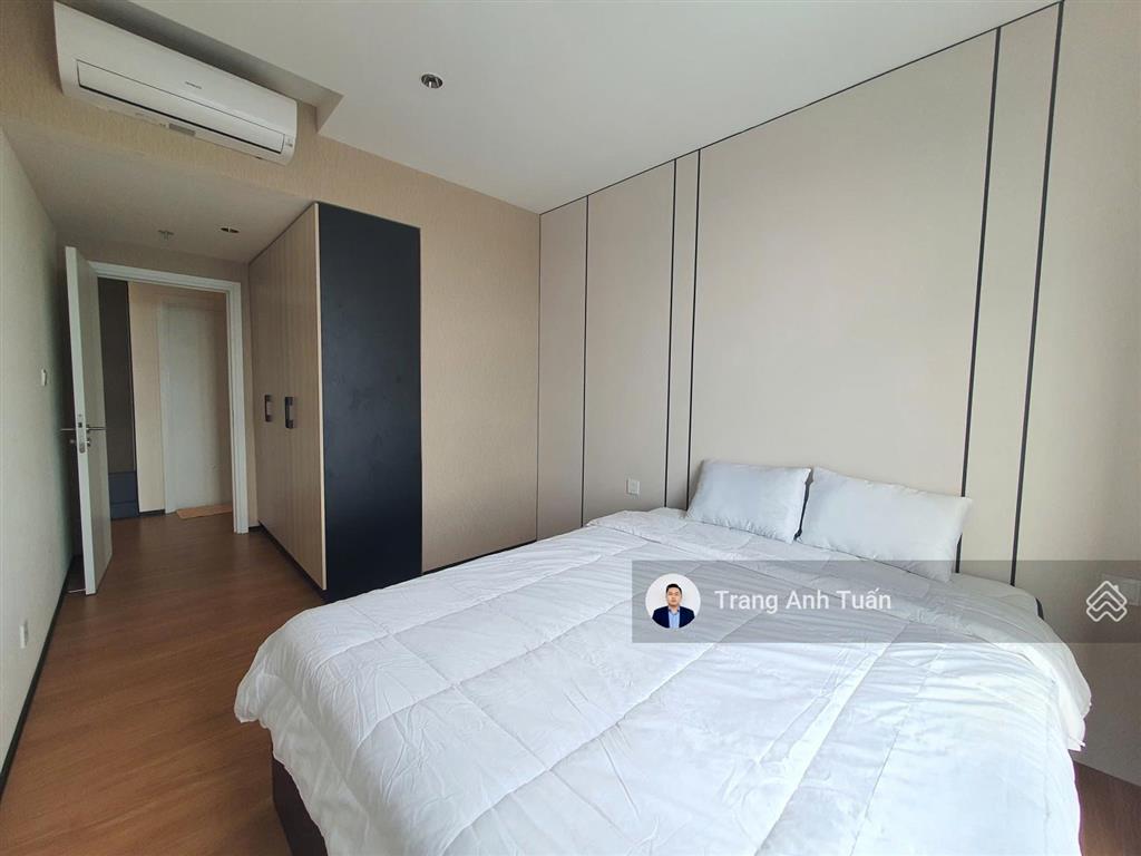 Căn hộ vip 3pn 106m²  giá 20 triệu/tháng  full nội thất  view vạn phúc + lk81