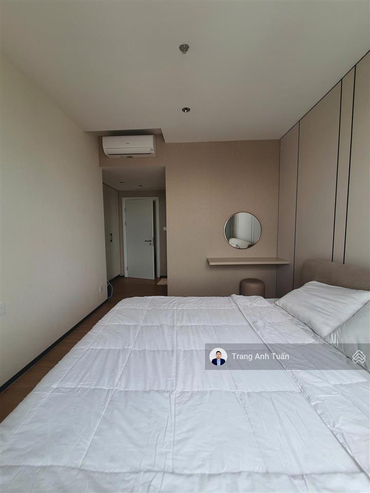 Căn hộ vip 3pn 106m²  giá 20 triệu/tháng  full nội thất  view vạn phúc + lk81