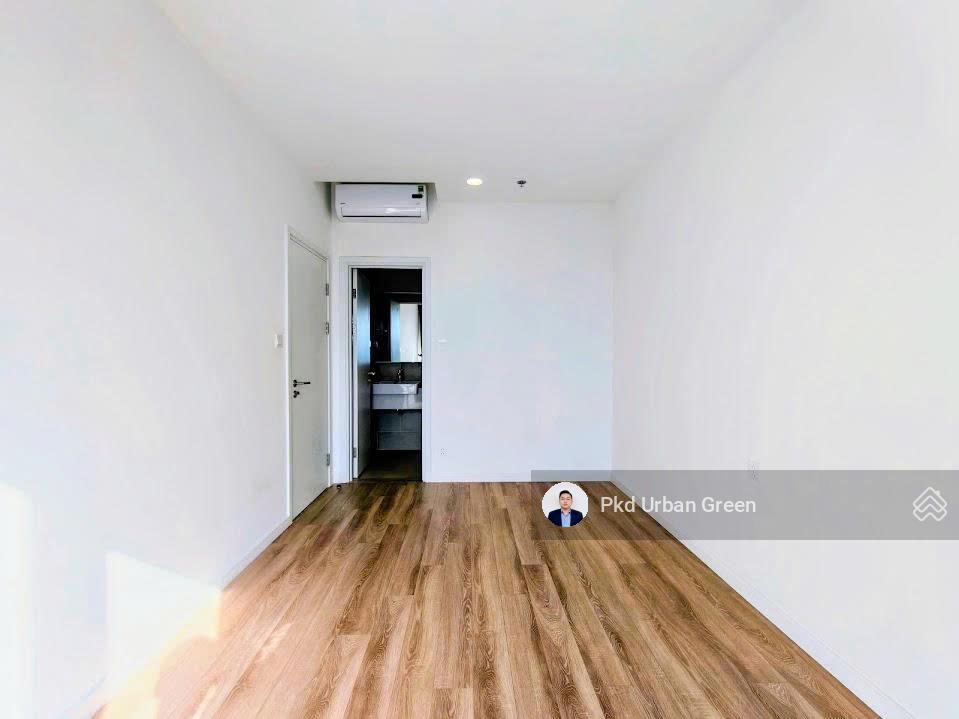 Bán 5,1 tỷ urban green 2 phòng ngủ 65m2 tầng 17  sổ hồng sang tên, view vạn phúc, hồ bơi