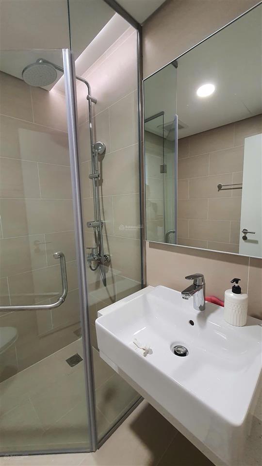 Chỉ còn 1 căn hộ 1 phòng ngủ 50m2, 9,5 triệu/tháng ở ngay, có nội thất, view hồ bơi, công viên