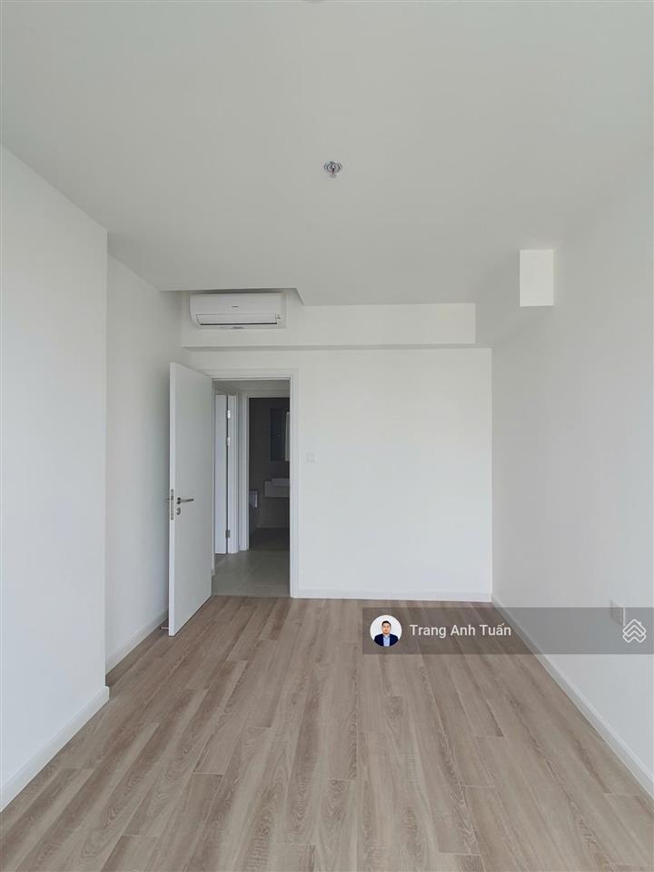 Sẵn có căn 2pn 83m2  giá 12,5 triệu/tháng  có nội thất  view vạn phúc + lk81 ở liền
