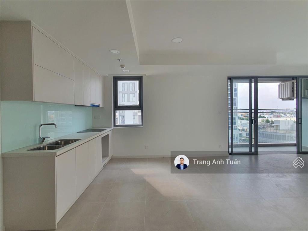 Sẵn có căn 2pn 83m2  giá 12,5 triệu/tháng  có nội thất  view vạn phúc + lk81 ở liền