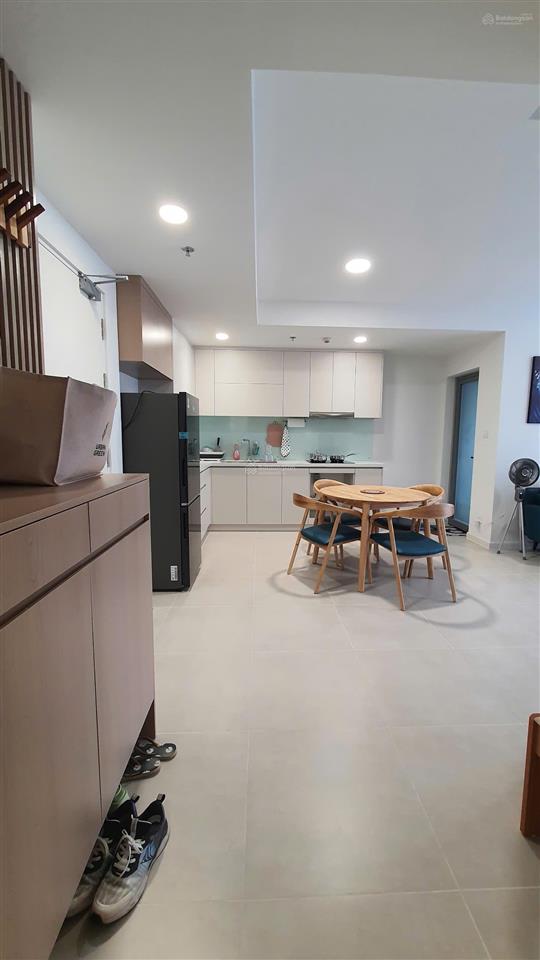 Chỉ còn 1 căn hộ 1 phòng ngủ 50m2, 13 triệu/th ở ngay liền, đầy đủ nội thất, view hồ bơi, công viên