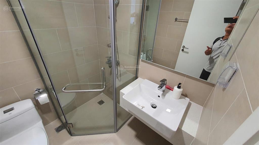 Chỉ còn 1 căn hộ 1 phòng ngủ 50m2, 13 triệu/th ở ngay liền, đầy đủ nội thất, view hồ bơi, công viên
