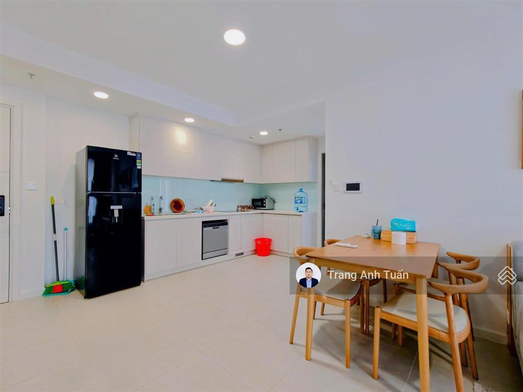 Hàng căn 2 pn 75m2  giá rẻ 14,9 triệu/tháng  full nội thất  view hồ bơi và công viên ở liền