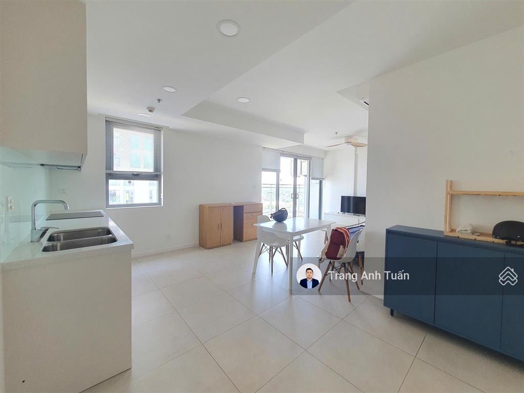 Hàng căn góc 2 pn 84m2  giá 13,5 tr/th  có nội thất  view vạn phúc + lk81 hồ bơi ở ngay