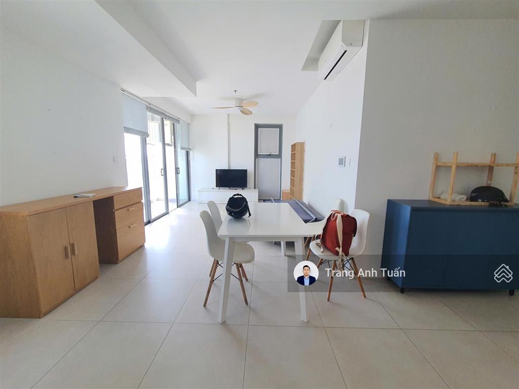 Hàng căn góc 2 pn 84m2  giá 13,5 tr/th  có nội thất  view vạn phúc + lk81 hồ bơi ở ngay