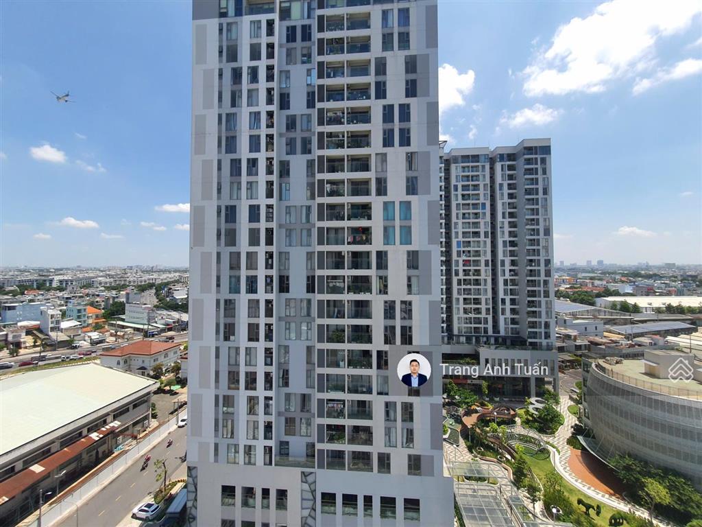 Hàng căn góc 2 pn 84m2  giá 13,5 tr/th  có nội thất  view vạn phúc + lk81 hồ bơi ở ngay