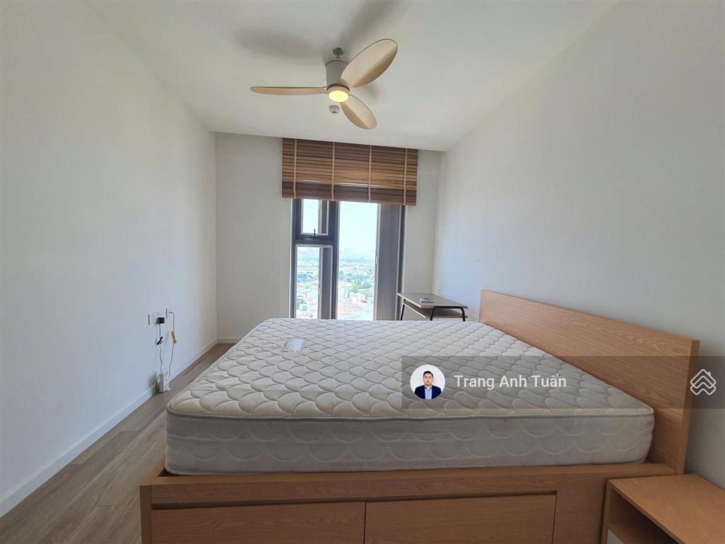 Hàng căn góc 2 pn 84m2  giá 13,5 tr/th  có nội thất  view vạn phúc + lk81 hồ bơi ở ngay