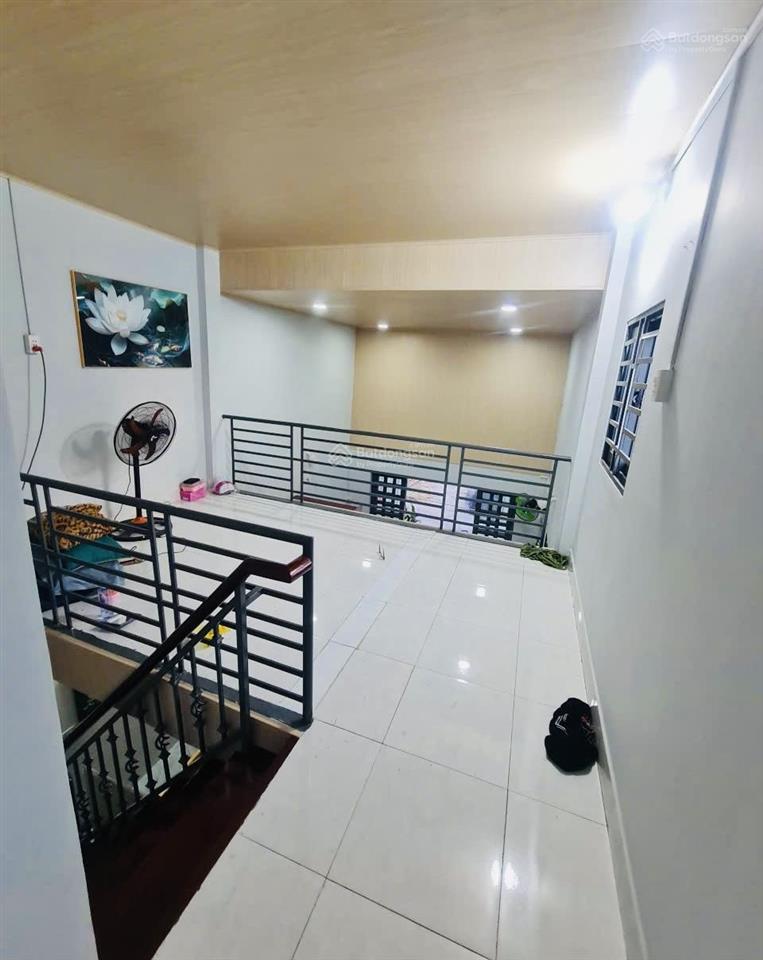 Nhà 2 tầng  100m2  hxh  3pn  sát chợ thới hòa  cách aeon tân phú 25p  chỉ 3 tỷ hơn