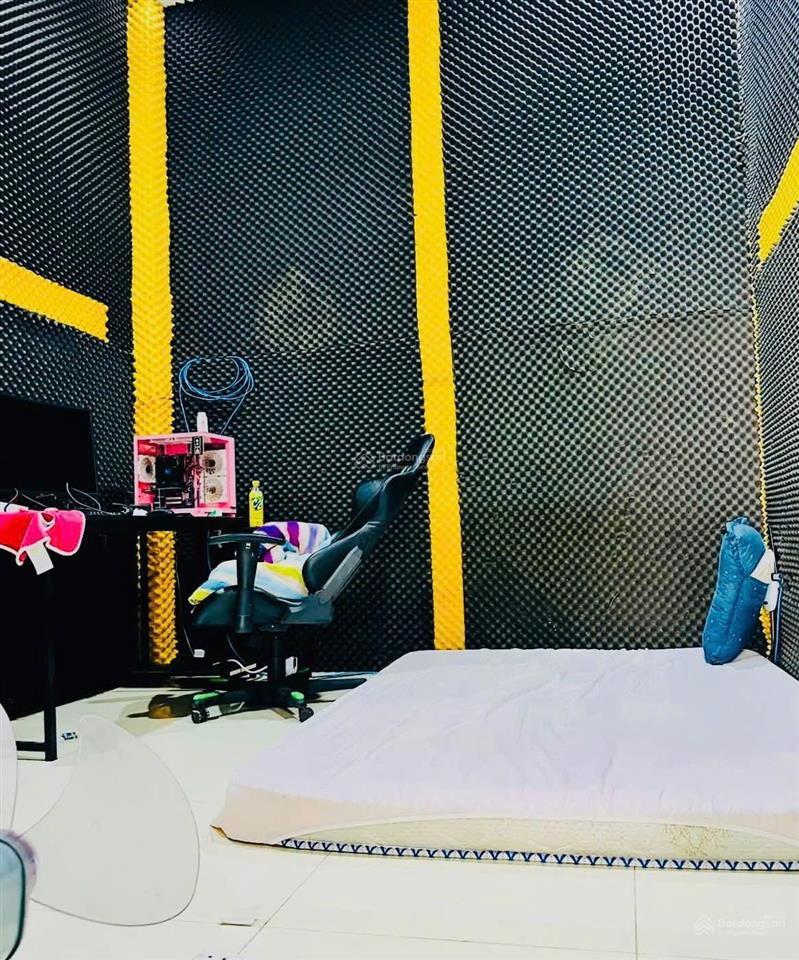 Bán nhà 3 tầng 4 pn 32m2 hẻm xe hơi ngay chợ liên khu 56 trung tâm bình tân chỉ 1,8 tỷ