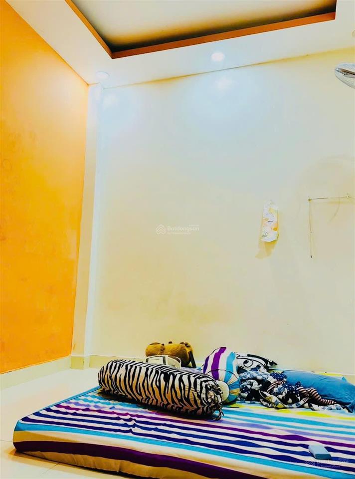 Bán nhà 3 tầng 4 pn 32m2 hẻm xe hơi ngay chợ liên khu 56 trung tâm bình tân chỉ 1,8 tỷ