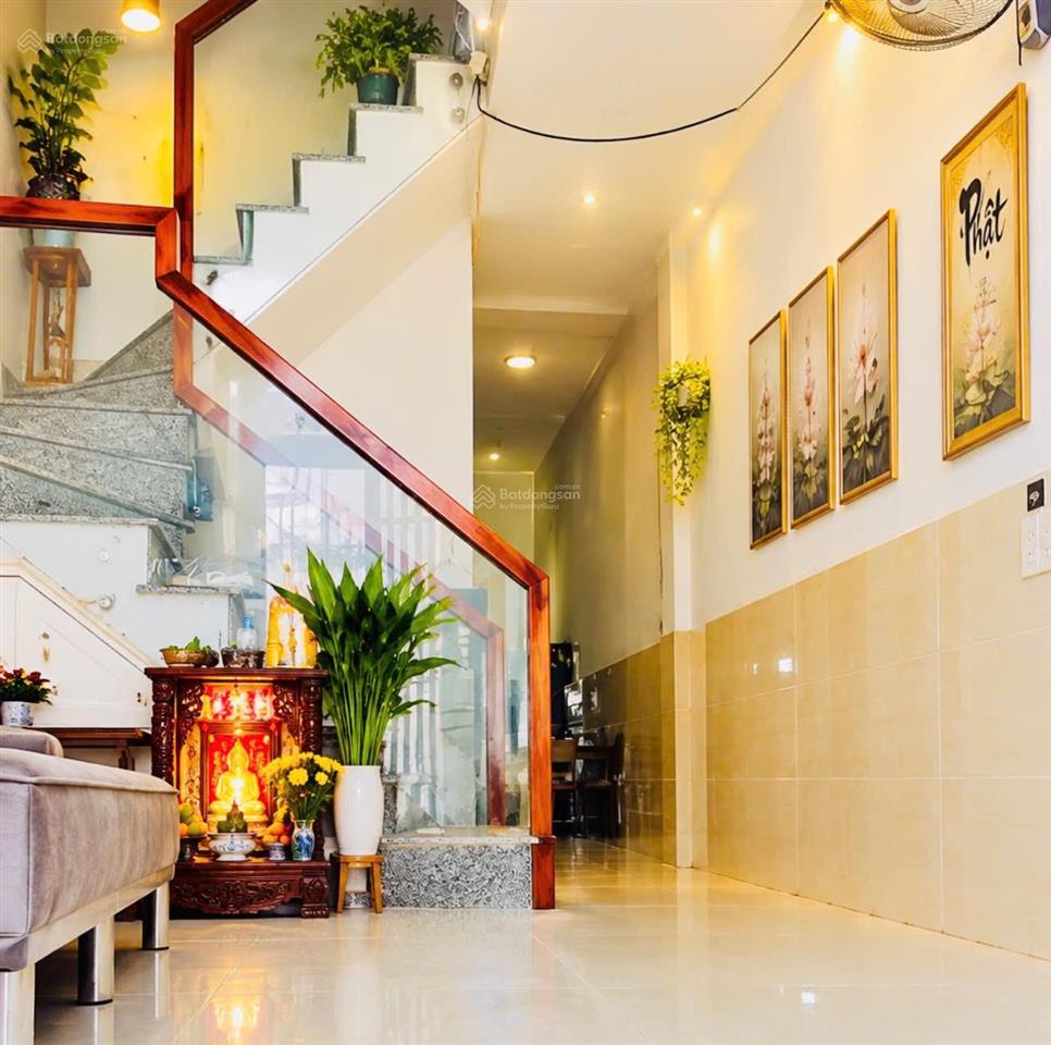 Bán nhà 3 tầng 4 pn 32m2 hẻm xe hơi ngay chợ liên khu 56 trung tâm bình tân chỉ 1,8 tỷ