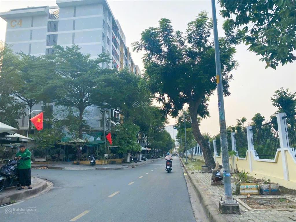 105m2 ( ngang 5m x 21m full thổ cư ) lô đất đường d1 man thiện  p.hiệp phú  xa lộ hà nội  8.9 tỷ