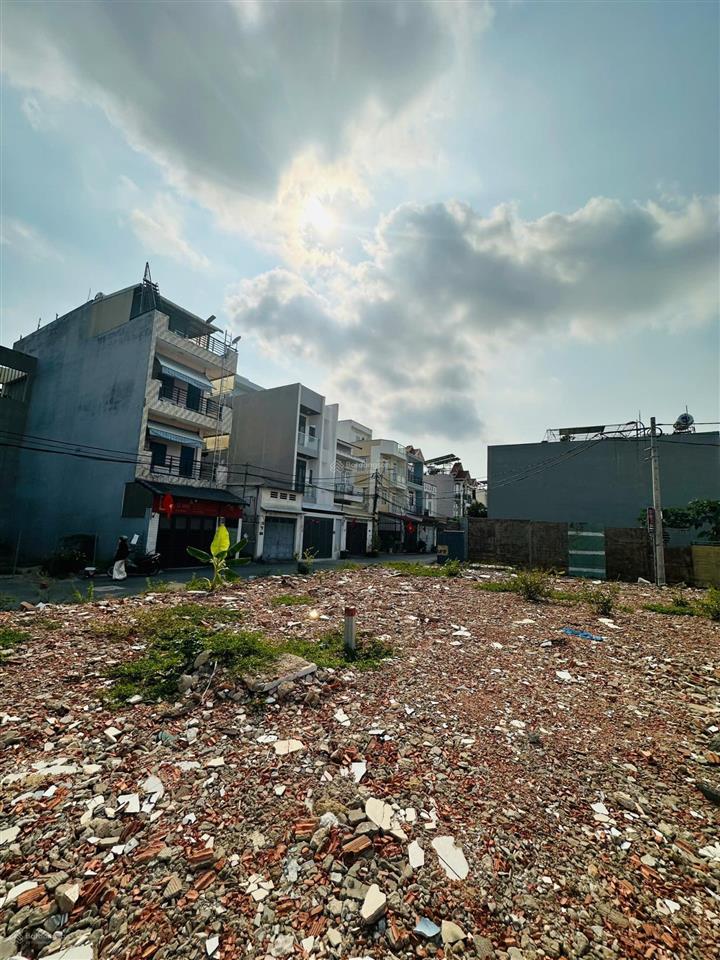 Giảm mạnh  cần bán gấp lô đất đẹp hẻm 12 đường 339 p. phước long b  giá 6.8 tỷ