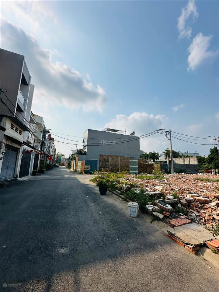 Giảm mạnh  cần bán gấp lô đất đẹp hẻm 12 đường 339 p. phước long b  giá 6.8 tỷ