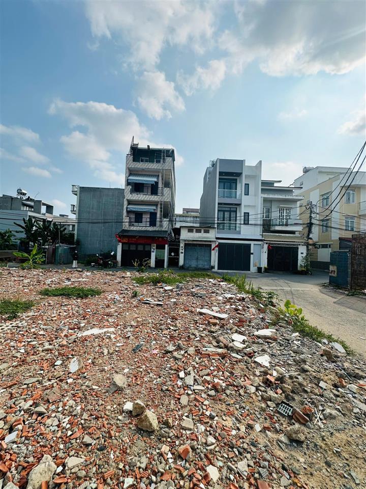 Giảm mạnh  cần bán gấp lô đất đẹp hẻm 12 đường 339 p. phước long b  giá 6.8 tỷ