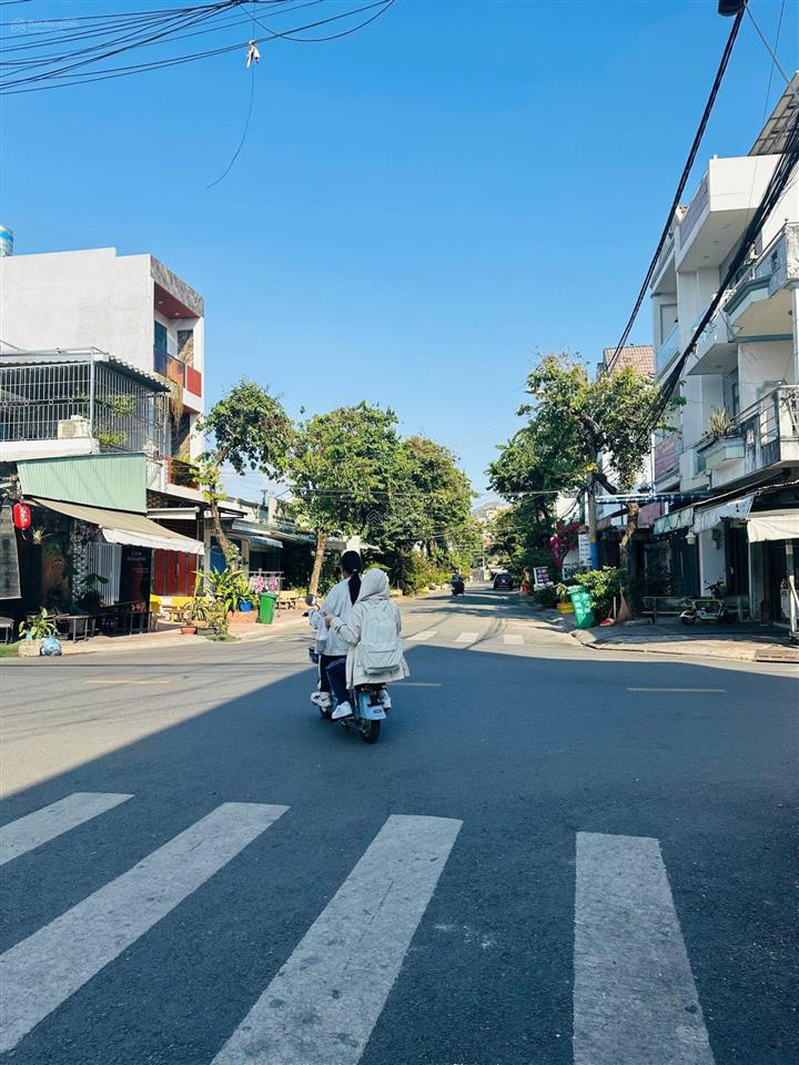 Giá tốt  bán nhà cấp 4 mặt tiền đường số 10 phước bình  đường bàn cờ thông tứ phía  giá 9,2 tỷ