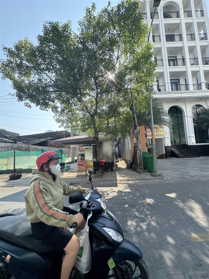 Bán nhà mặt tiền đường quốc hương, thảo điền 6 x 18m  cn 101m2 thổ  xây mới hầm 7 tầng giá 18tỷ