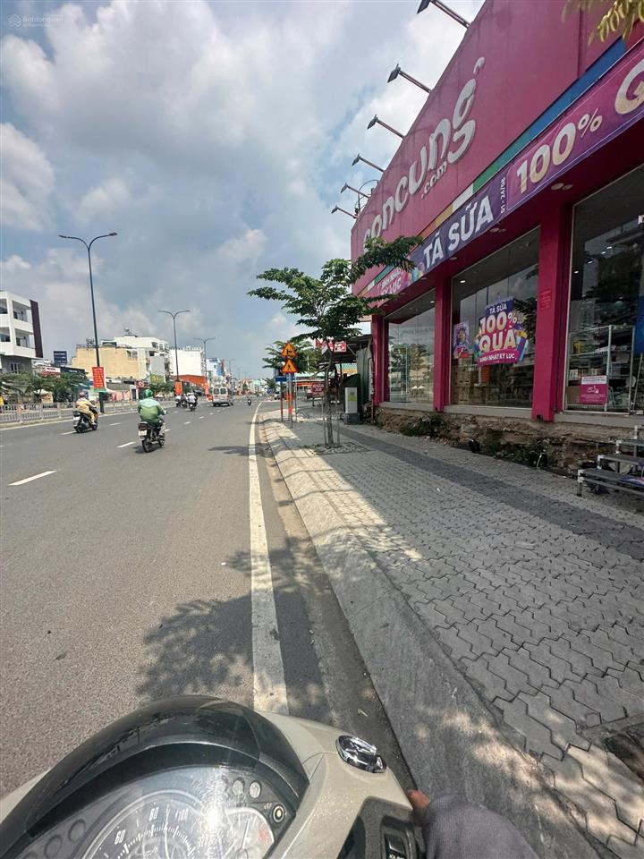 Bán nhà góc 2 mặt tiền đường dương quảng hàm gò vấp 15x10m con cưng thuê 150tr/ tháng giá 39,5 tỷ