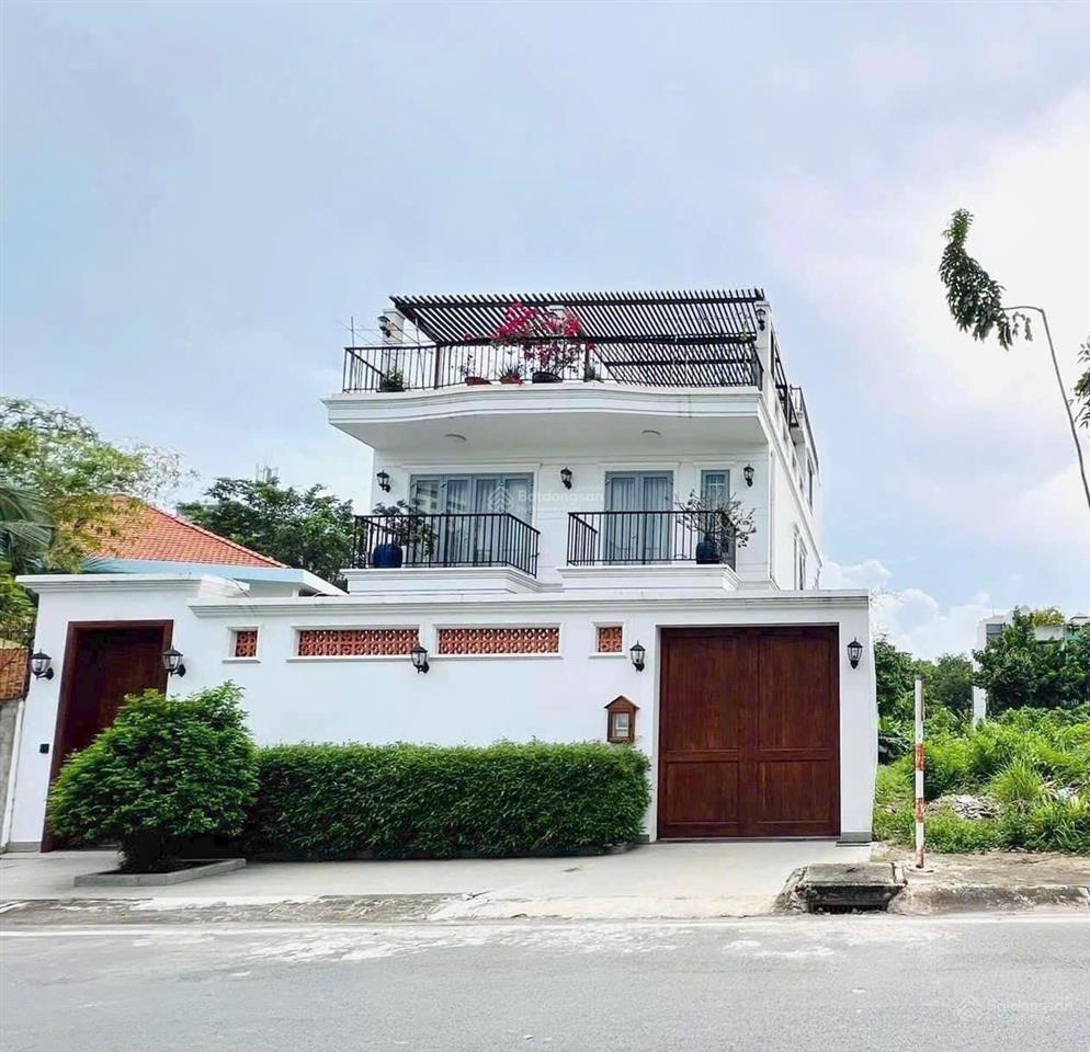 Rẻ quá bán biệt thự thảo điền  góc 2mt đường nguyễn văn hưởng 15x10m cn 150m2  4 tầng  giá 28 tỷ