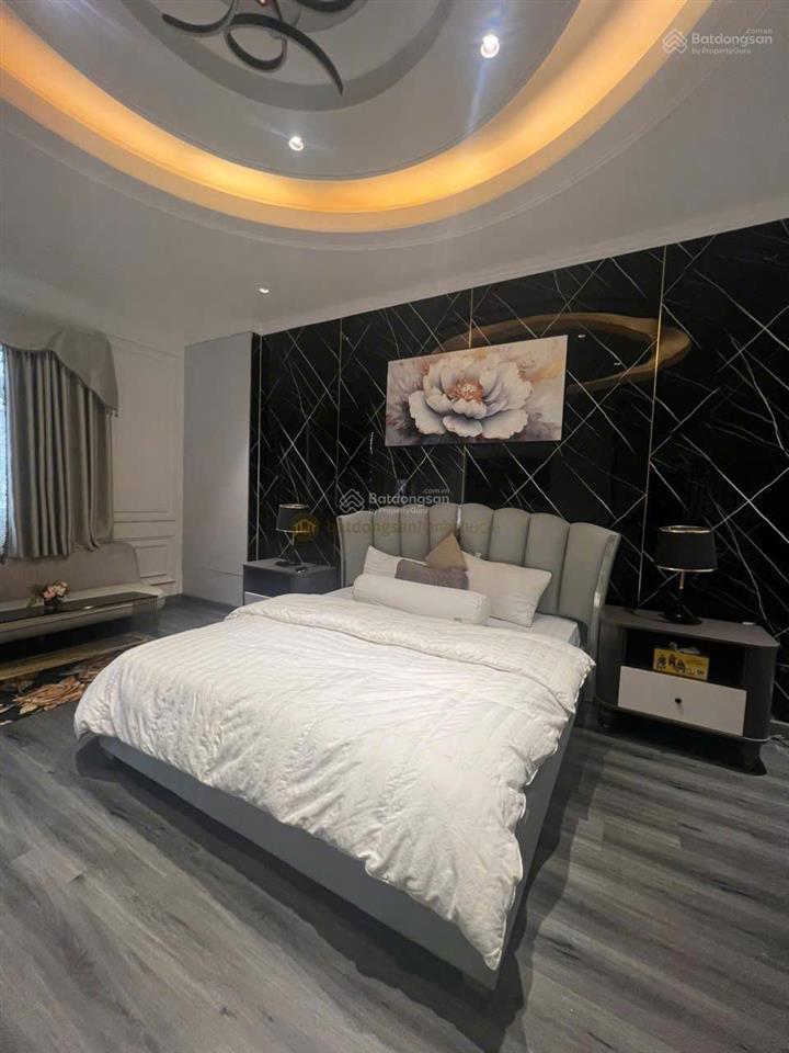 Bán nhà góc 2 mặt tiền đường lê văn việt, quận 9 cũ, 10x21m cn 210m², 2 tầng, giá bán 17,5 tỷ tl