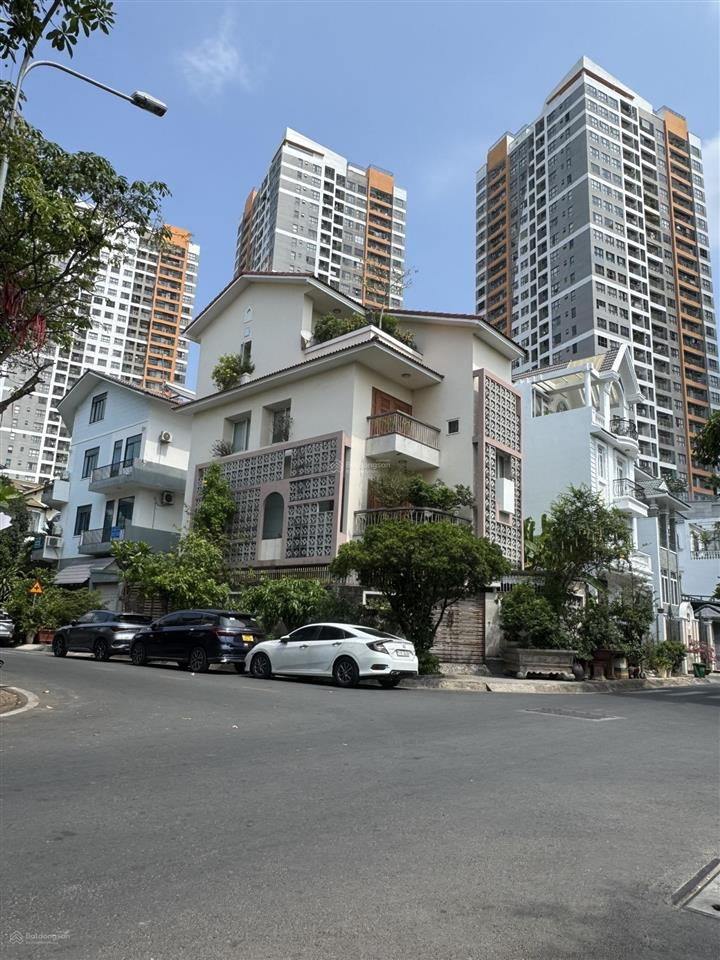 Bán nhà góc 2 mặt tiền đường lê văn việt, quận 9 cũ, 10x21m cn 210m², 2 tầng, giá bán 17,5 tỷ tl