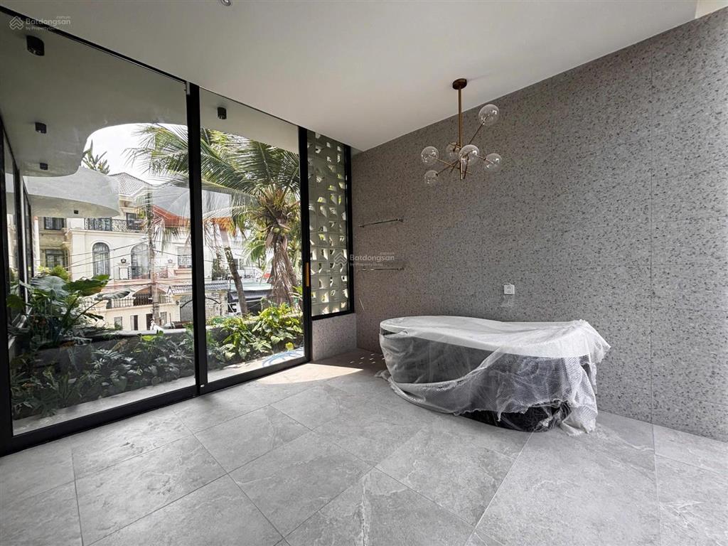 Rẻ quá bán biệt thự thảo điền  góc 2mt đường nguyễn văn hưởng 15x10m cn 150m2  4 tầng  giá 28 tỷ
